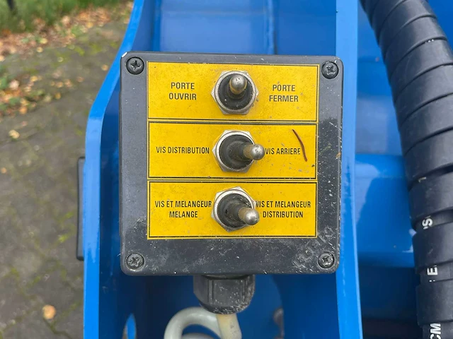2014 robert bmh 2600-vs voer-meng doseerbak – 2.600 liter – hardox vijzel – jcb q-fit - demo - afbeelding 11 van  20