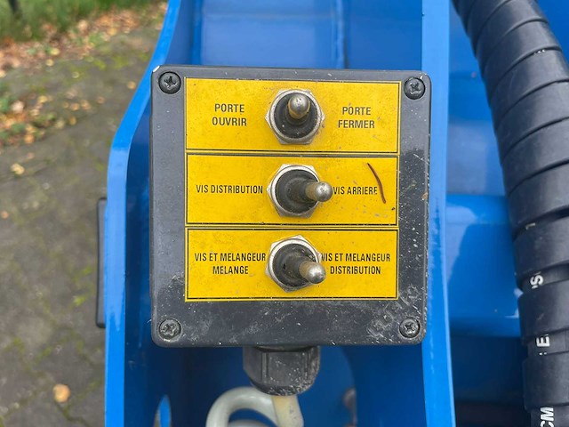 2014 robert bmh 2600 vs voerdoseerbak - afbeelding 10 van  22