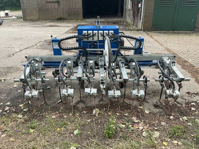 2014 robovator mek automatische in-ro schoffelmachine - afbeelding 27 van  28