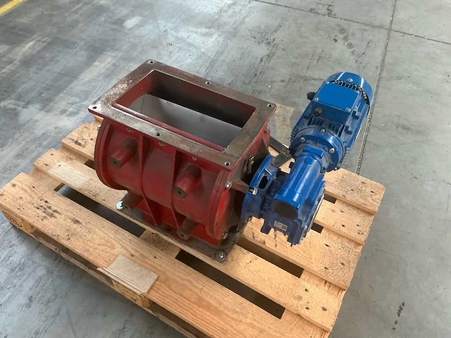 2014 rotary valve / cellensluis met wam 1,5 kw aandrijving - afbeelding 1 van  15
