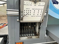 2014 scania p370 opleggertrekker met 2001 de vries jv10000 visverkoop oplegger - afbeelding 2 van  45