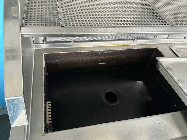 2014 scania p370 opleggertrekker met 2001 de vries jv10000 visverkoop oplegger - afbeelding 19 van  45