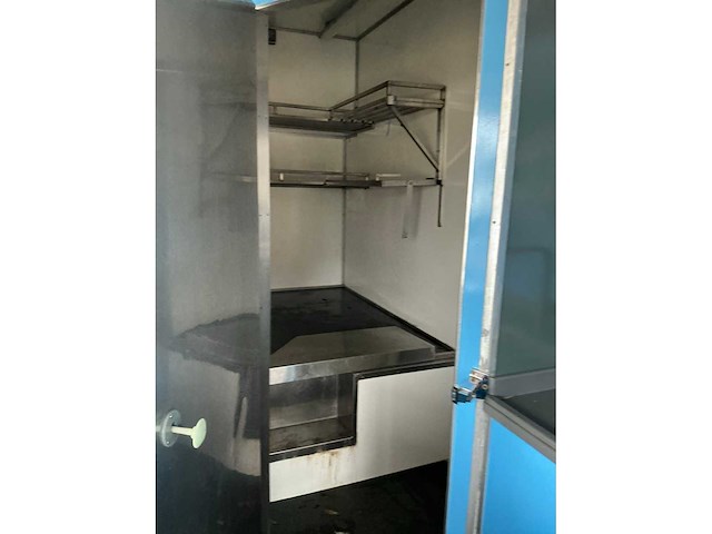 2014 scania p370 opleggertrekker met 2001 de vries jv10000 visverkoop oplegger - afbeelding 6 van  13