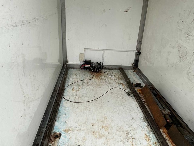 2014 scania p370 opleggertrekker met 2001 de vries jv10000 visverkoop oplegger - afbeelding 25 van  45