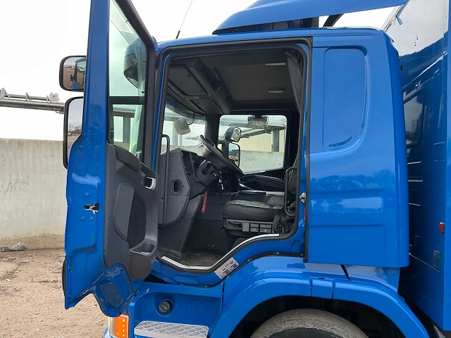 2014 scania p370 opleggertrekker met 2001 de vries jv10000 visverkoop oplegger - afbeelding 27 van  45