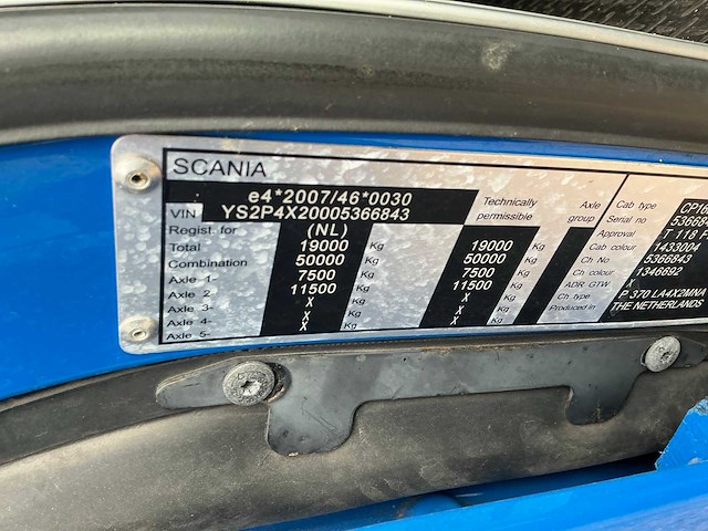 2014 scania p370 opleggertrekker met 2001 de vries jv10000 visverkoop oplegger - afbeelding 40 van  45
