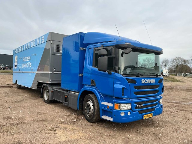 2014 scania p370 opleggertrekker met 2001 de vries jv10000 visverkoop oplegger - afbeelding 34 van  45