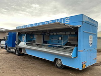 2014 scania p370 opleggertrekker met 2001 de vries jv10000 visverkoop oplegger - afbeelding 6 van  44