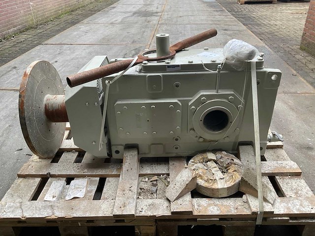 2014 siemens nfj/4772812-0610-001 reductiekast - afbeelding 1 van  5