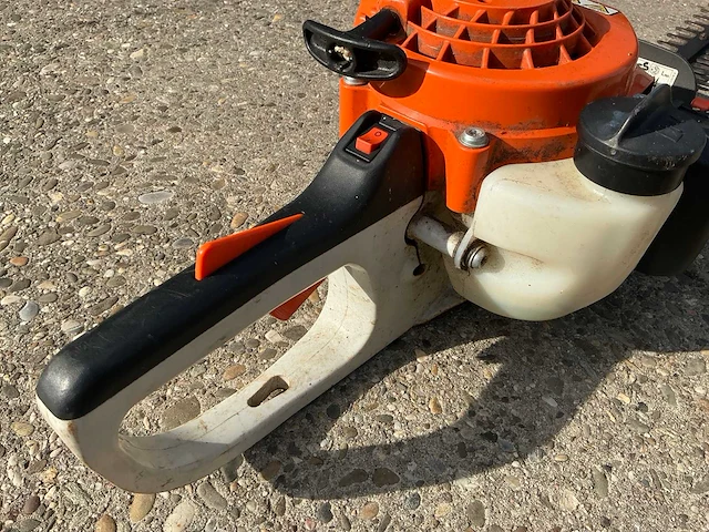 2014 stihl hs45 heggenschaar - afbeelding 4 van  7
