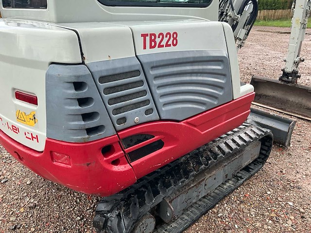 2014 takeuchi tb228 minigraafmachine - afbeelding 9 van  32
