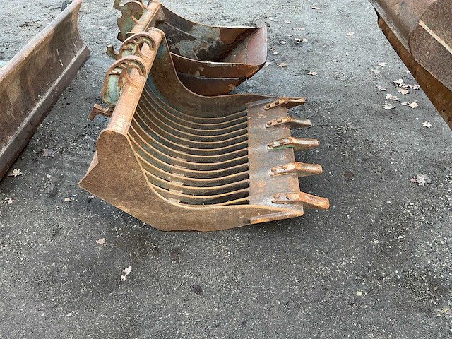 2014 takeuchi tb235 minigraafmachine - afbeelding 13 van  43