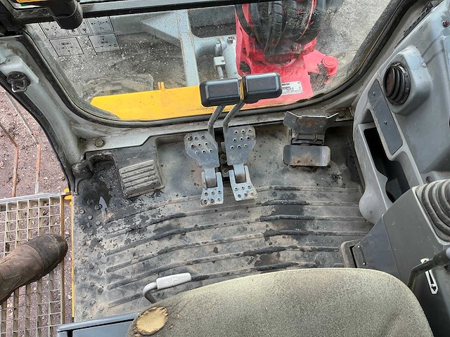 2014 takeuchi tb235 minigraafmachine - afbeelding 27 van  43