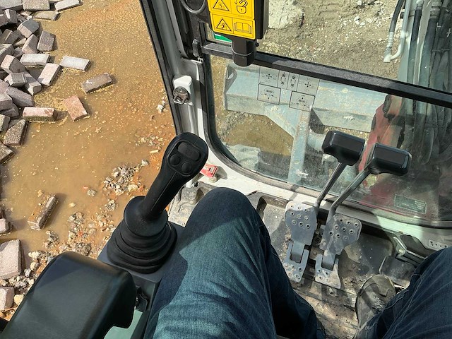 2014 takeuchi tb253 minigraafmachine - afbeelding 6 van  18