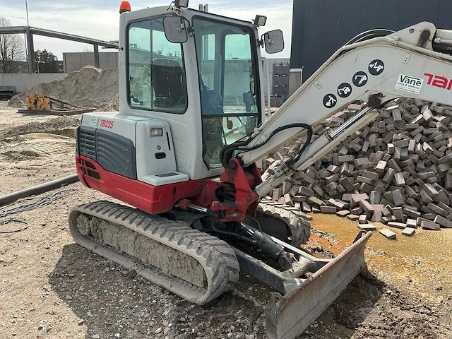 2014 takeuchi tb253 minigraafmachine - afbeelding 13 van  18