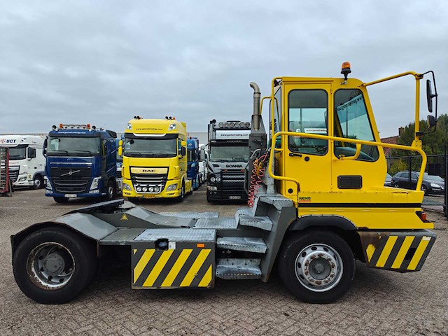 2014 teberg yt182 terminal trekker - afbeelding 15 van  18