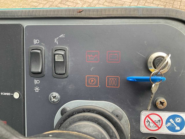 2014 tenant eco h2o zelfrijdende veeg/schrobzuig machine - afbeelding 10 van  12