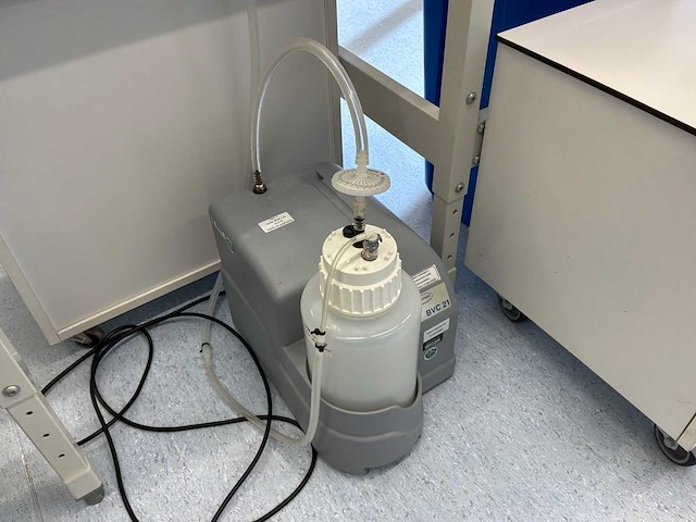 2014 thermo scientific herasafe ks 12 microbiologische veiligheidskast en12469 - afbeelding 7 van  8