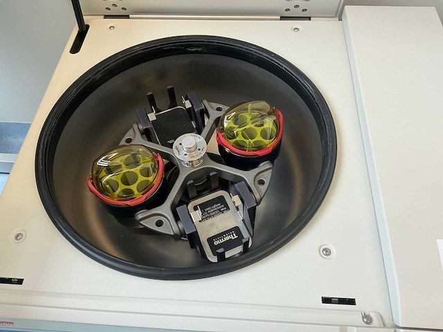 2014 thermowetenschappelijke heraeus megafuge 40r centrifuge - afbeelding 4 van  9