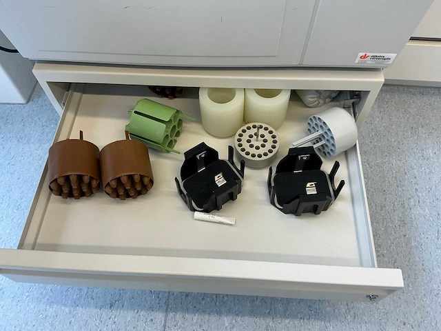 2014 thermowetenschappelijke heraeus megafuge 40r centrifuge - afbeelding 8 van  9