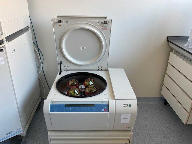 2014 thermowetenschappelijke heraeus megafuge 40r centrifuge - afbeelding 3 van  8