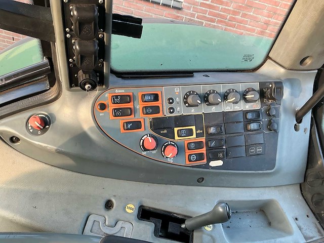 2014 valtra t163 vierwielaangedreven landbouwtractor - afbeelding 25 van  41