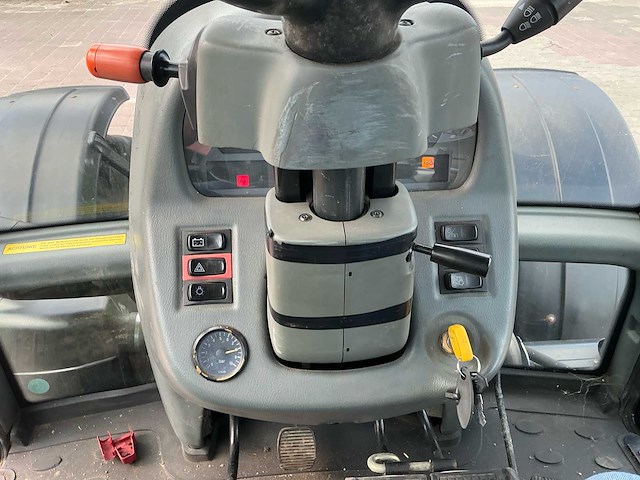 2014 valtra t163 vierwielaangedreven landbouwtractor - afbeelding 16 van  38