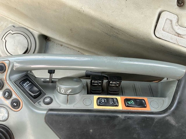 2014 valtra t163 vierwielaangedreven landbouwtractor - afbeelding 25 van  38