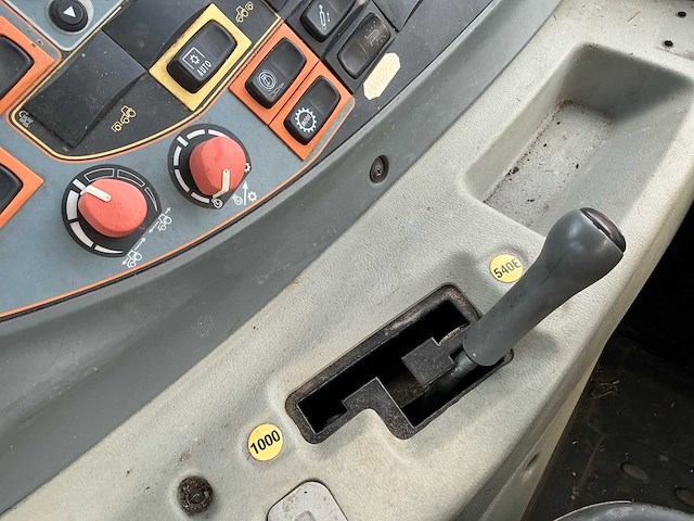 2014 valtra t163 vierwielaangedreven landbouwtractor - afbeelding 28 van  38