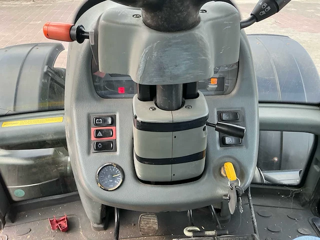 2014 valtra t163 vierwielaangedreven landbouwtractor - afbeelding 16 van  38