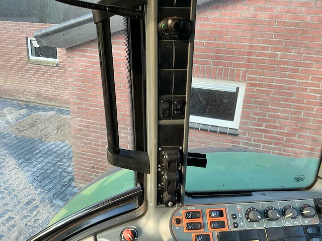2014 valtra t163 vierwielaangedreven landbouwtractor - afbeelding 22 van  32