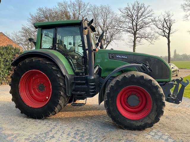2014 valtra t163 vierwielaangedreven landbouwtractor - afbeelding 28 van  32