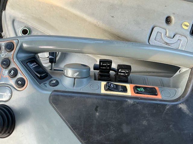 2014 valtra t163 vierwielaangedreven landbouwtractor - afbeelding 24 van  41