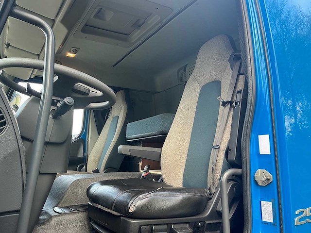 2014 volvo fe250 vrachtwagen - afbeelding 27 van  50