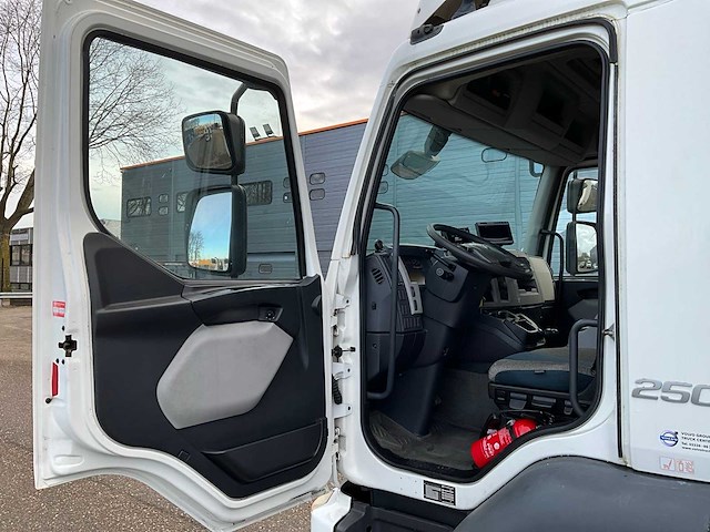 2014 volvo fl250 euro6 koel/vries vrachtwagen - afbeelding 46 van  57