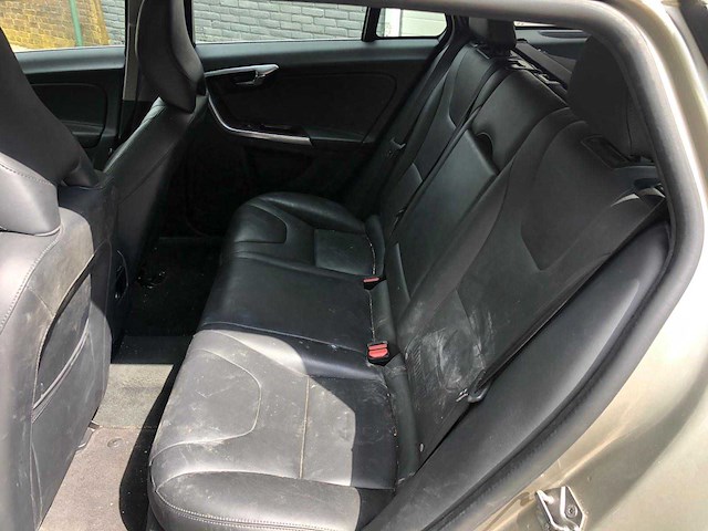 2014 volvo v60 r design plug in hybrid personenauto - afbeelding 8 van  8