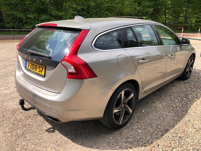 2014 volvo v60 r design plug in hybrid personenauto - afbeelding 7 van  12