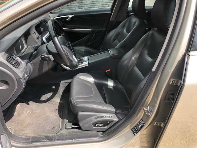 2014 volvo v60 r design plug in hybrid personenauto - afbeelding 11 van  12