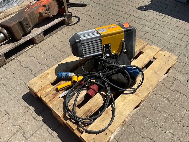 2014 yale cpvf 10.8 elektrische kettingtakel - afbeelding 2 van  7