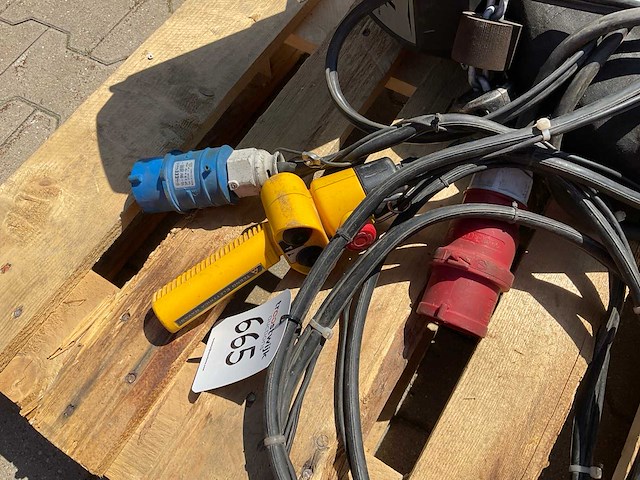 2014 yale cpvf 10.8 elektrische kettingtakel - afbeelding 5 van  7