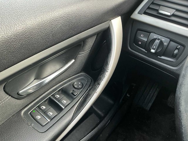 2015 - bmw - 3-serie touring - 320d ede c. ess. - personenauto - afbeelding 11 van  13