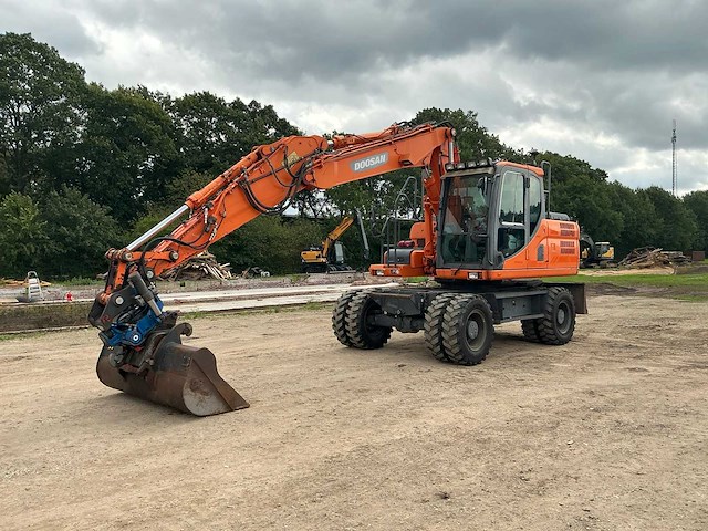 2015 - doosan - dx140-3 - wheeled excavator - afbeelding 1 van  35
