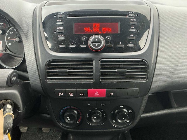 2015 - fiat - doblò cargo - 1.3 m-jet actual - afbeelding 7 van  12