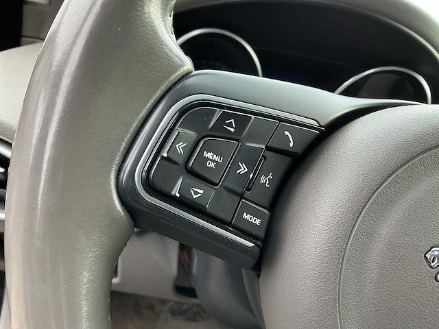 2015 - jaguar - xe - 2.0 d r-sport - personenauto - afbeelding 4 van  17