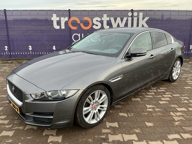 2015 - jaguar - xe - 2.0 d r-sport - personenauto - afbeelding 1 van  17