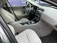 2015 - jaguar - xe - 2.0 d r-sport - personenauto - afbeelding 13 van  17