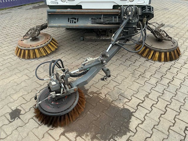 2015 - johnston sweepers - c401 - zelfrijdende veegmachine - afbeelding 12 van  38