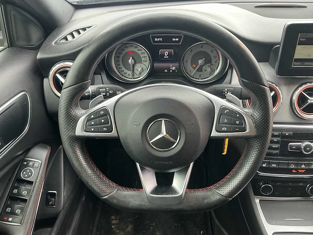 2015 - mercedes-benz - gla-klasse - 200 cdi 4m prestige - personenauto - afbeelding 2 van  13