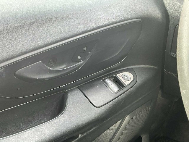 2015 - mercedes-benz - vito - 109 cdi - bedrijfswagen - afbeelding 2 van  11