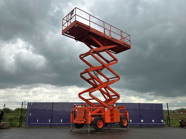 2015 - skyjack - sj 8841 - 4x4 - schaarhoogwerker - afbeelding 9 van  13